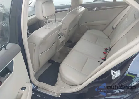 2009 Mercedes-Benz C 300 Luxury/Sport from USA, damaged, VIN WDDGF54X99R079071